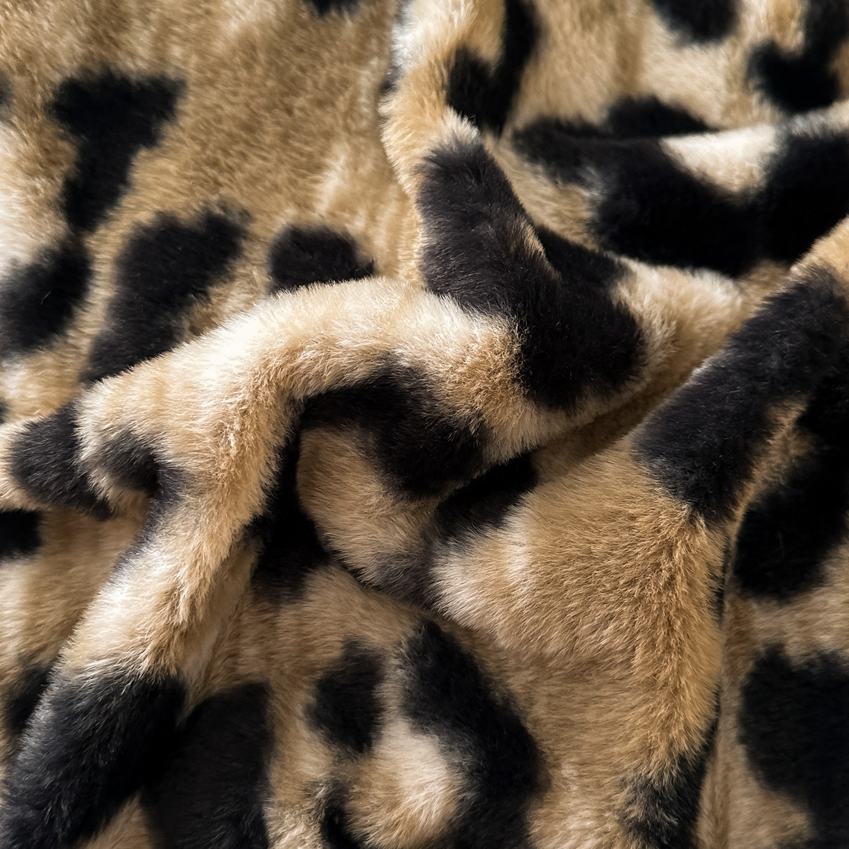 91家纺网 家纺一手货源 找家纺 乐窝家纺仓储 2025新款美拉德复古印花兔毛绒牛奶绒皮草绒床裙款四件套跨境外贸专供 豹纹咖色