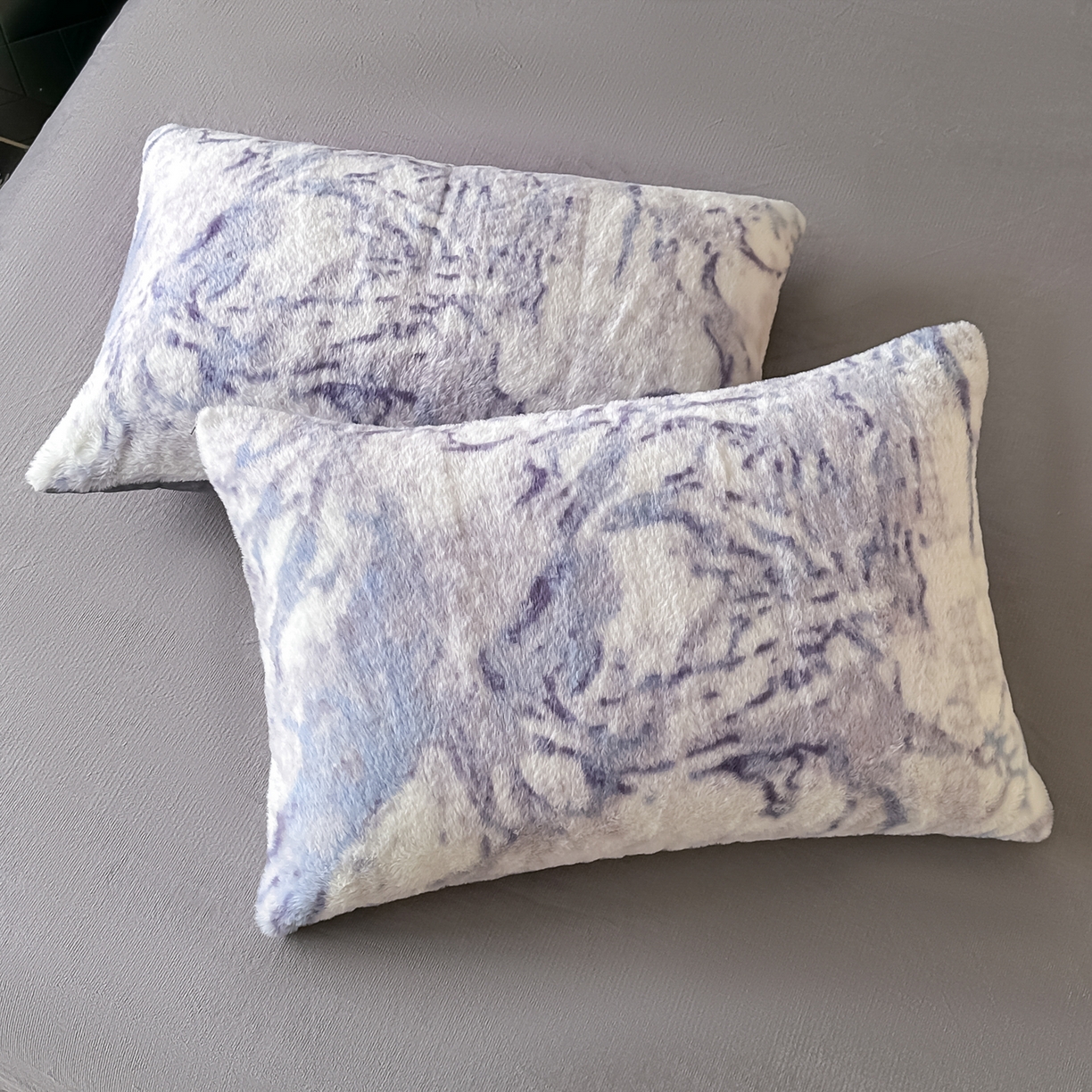 91家纺网 家纺一手货源 找家纺 乐窝家纺仓储 2025新款美拉德复古印花兔毛绒牛奶绒皮草绒床裙款四件套跨境外贸专供 大理石紫