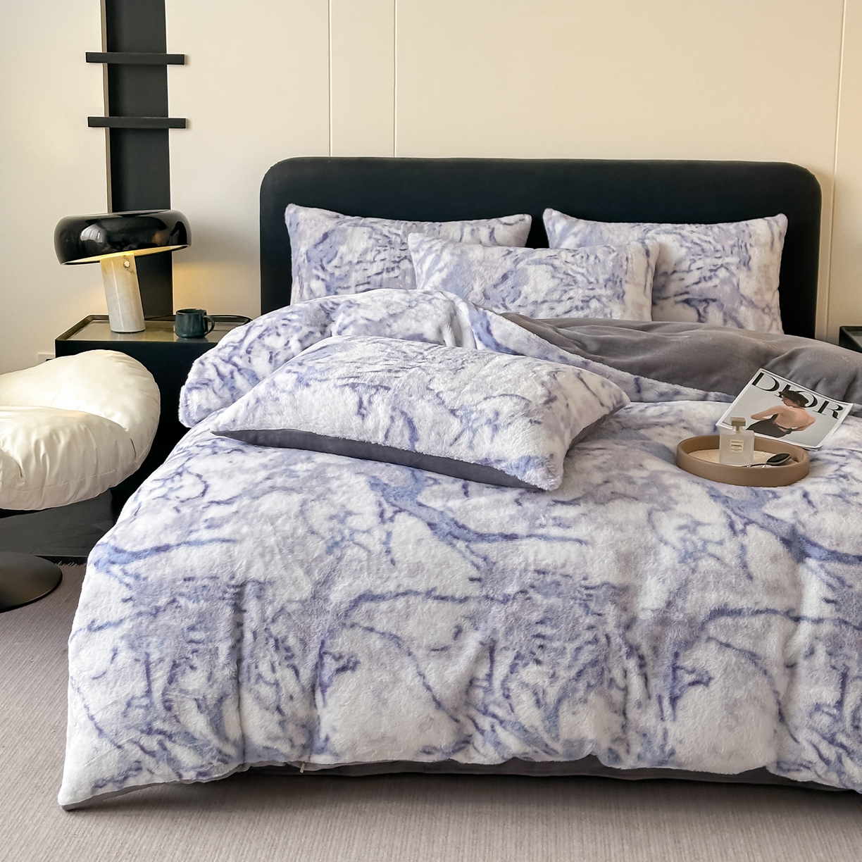 91家纺网 家纺一手货源 找家纺 乐窝家纺仓储 2025新款美拉德复古印花兔毛绒牛奶绒皮草绒床裙款四件套跨境外贸专供 大理石紫