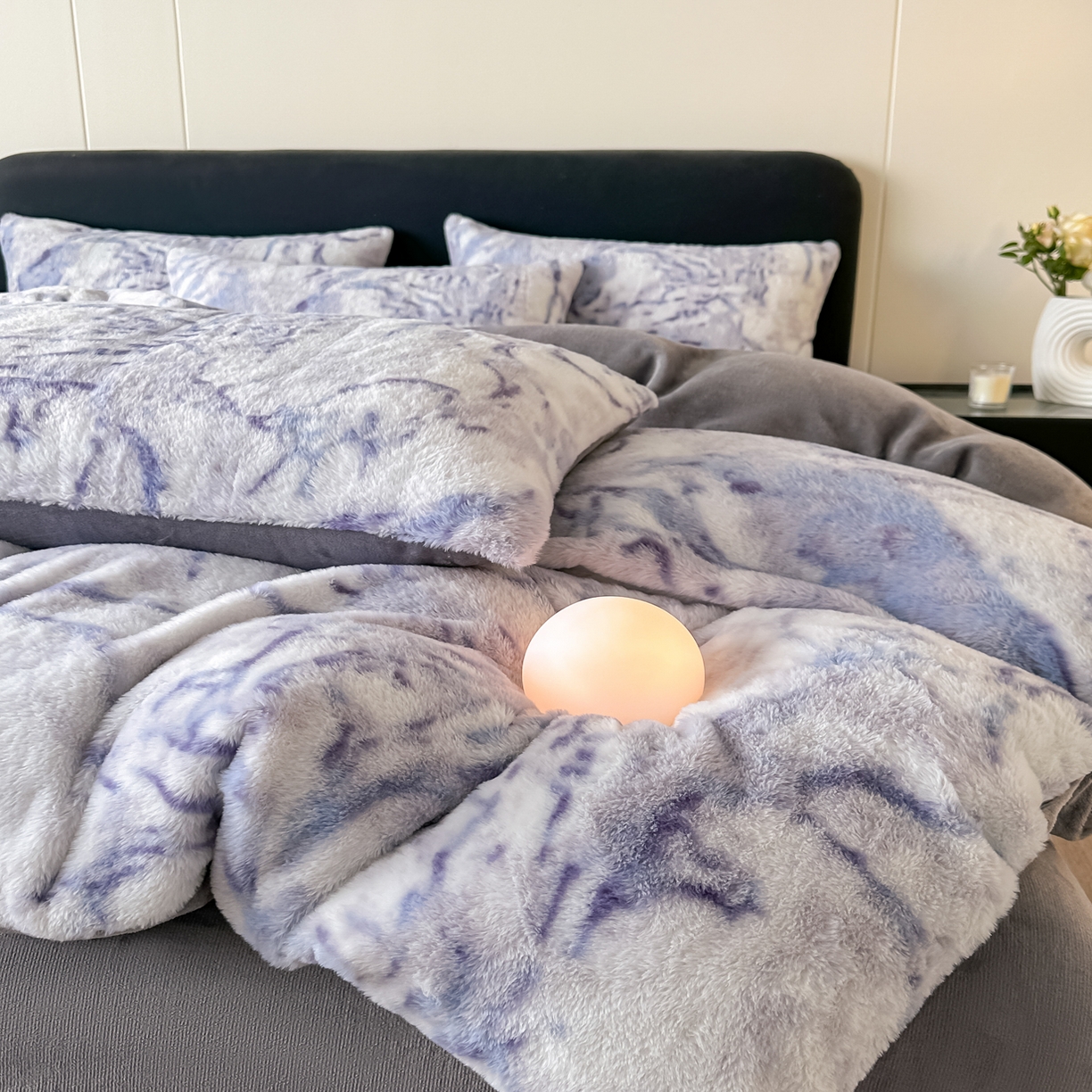 91家纺网 家纺一手货源 找家纺 乐窝家纺仓储 2025新款美拉德复古印花兔毛绒牛奶绒皮草绒床裙款四件套跨境外贸专供 大理石紫