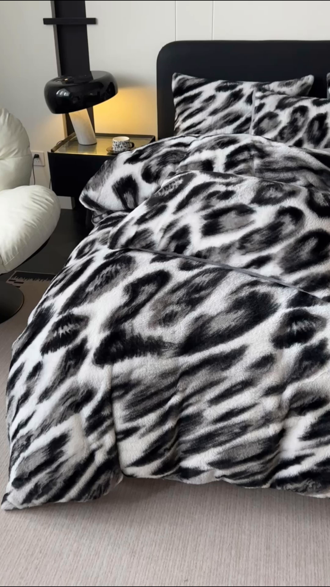 91家纺网 家纺一手货源 找家纺 乐窝家纺仓储 2025新款美拉德复古印花兔毛绒牛奶绒皮草绒床裙款四件套跨境外贸专供 轻奢豹纹