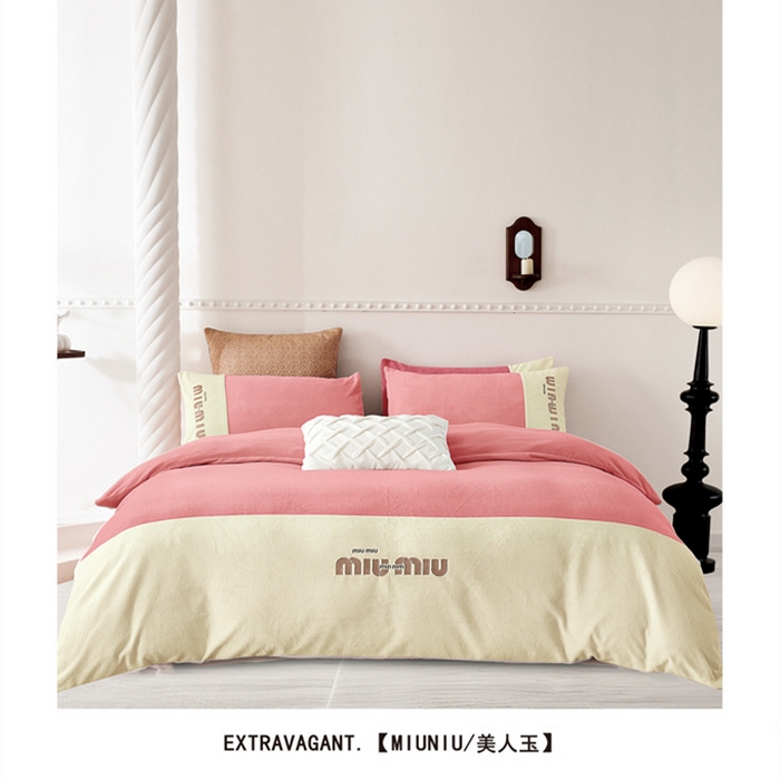 91家纺网 家纺一手货源 找家纺 （总）芯丝路枕业 2025新款牛奶绒四件套-MIUMIU