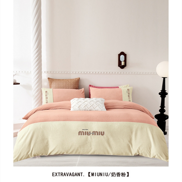 91家纺网 家纺一手货源 找家纺 （总）芯丝路枕业 2025新款牛奶绒四件套-MIUMIU