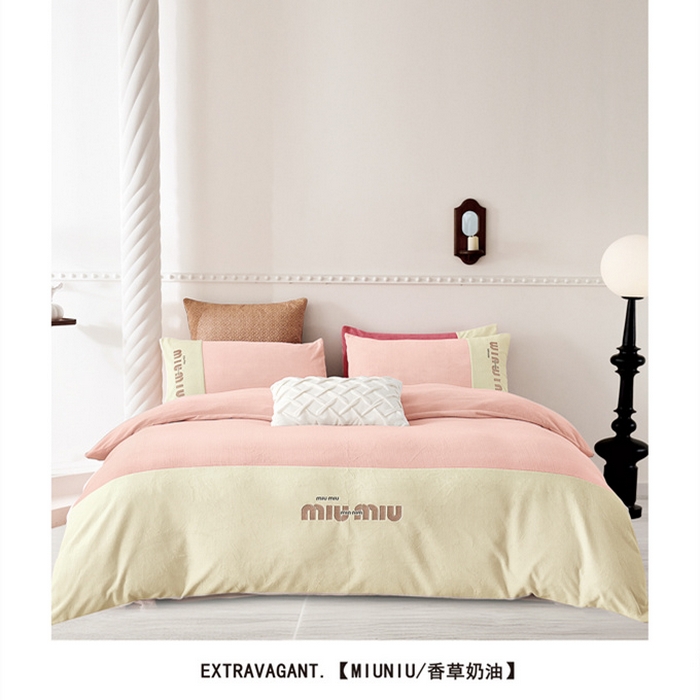 91家纺网 家纺一手货源 找家纺 （总）芯丝路枕业 2025新款牛奶绒四件套-MIUMIU