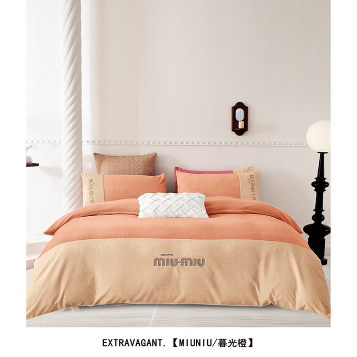 （总）芯丝路枕业 2025新款牛奶绒四件套-MIUMIU