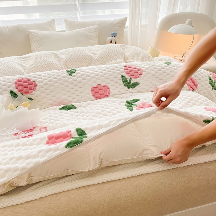 91家纺网 家纺一手货源 找家纺 熙宴家纺 2025新款可拆卸冬被被套+被芯二合一可拆洗豆豆绒棉花被子被芯 粉朵朵花