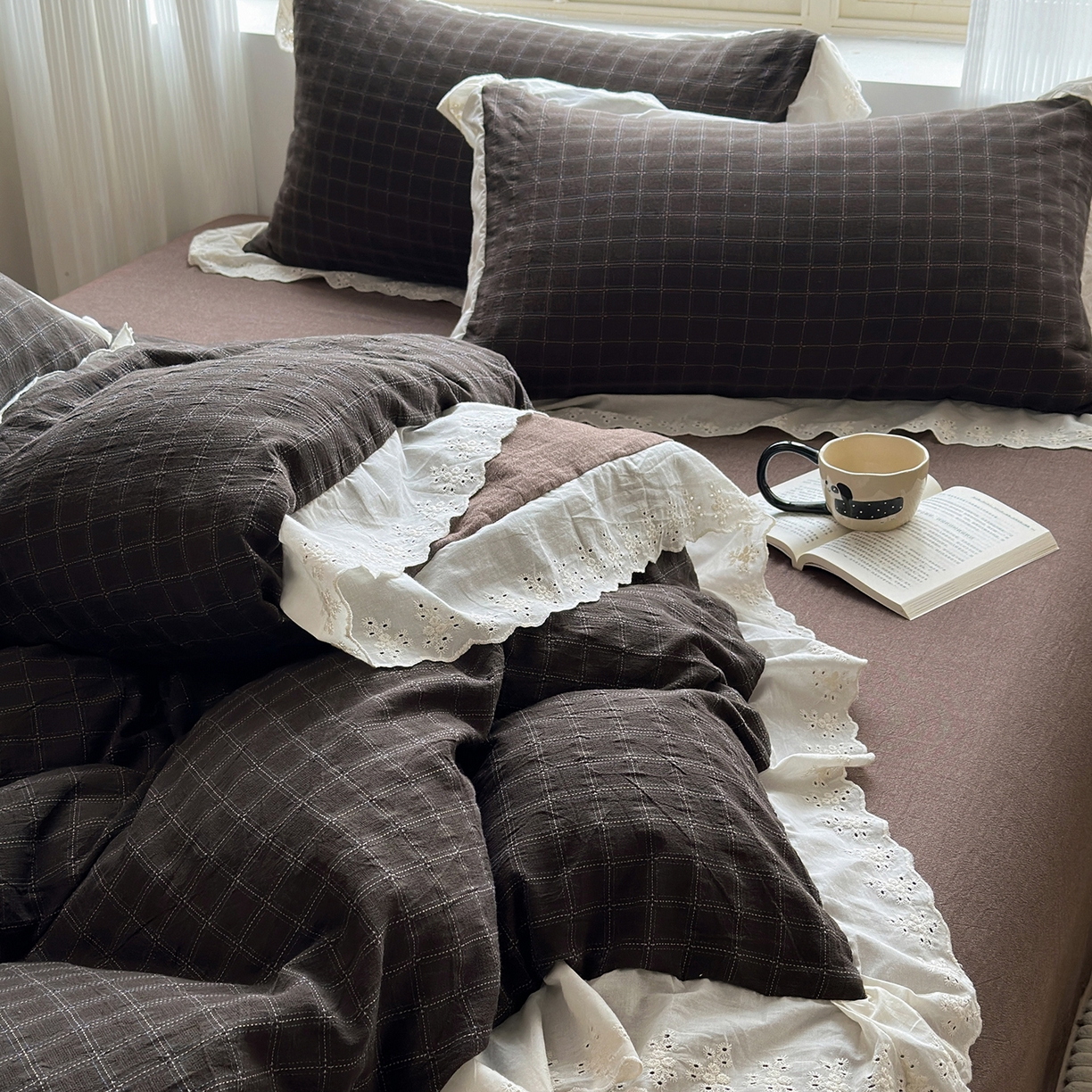 91家纺网 家纺一手货源 找家纺 水洗的故事（原有乐家） 2025新款全棉水洗色织提花大花边四件套 布朗妮-咖