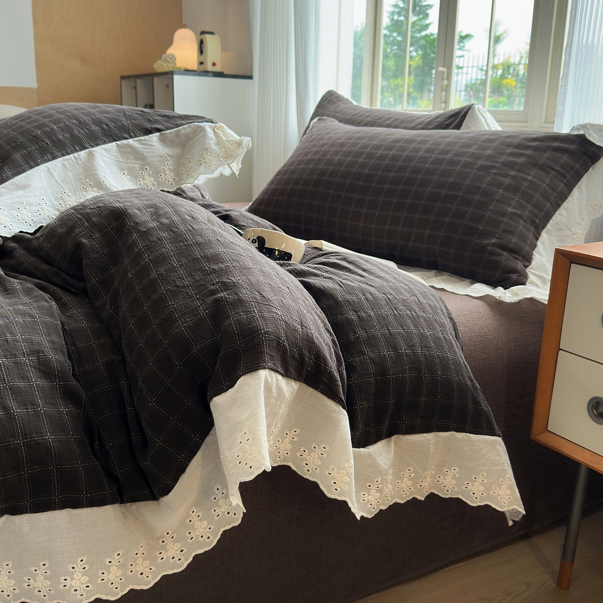 91家纺网 家纺一手货源 找家纺 水洗的故事（原有乐家） 2025新款全棉水洗色织提花大花边四件套 布朗妮-咖