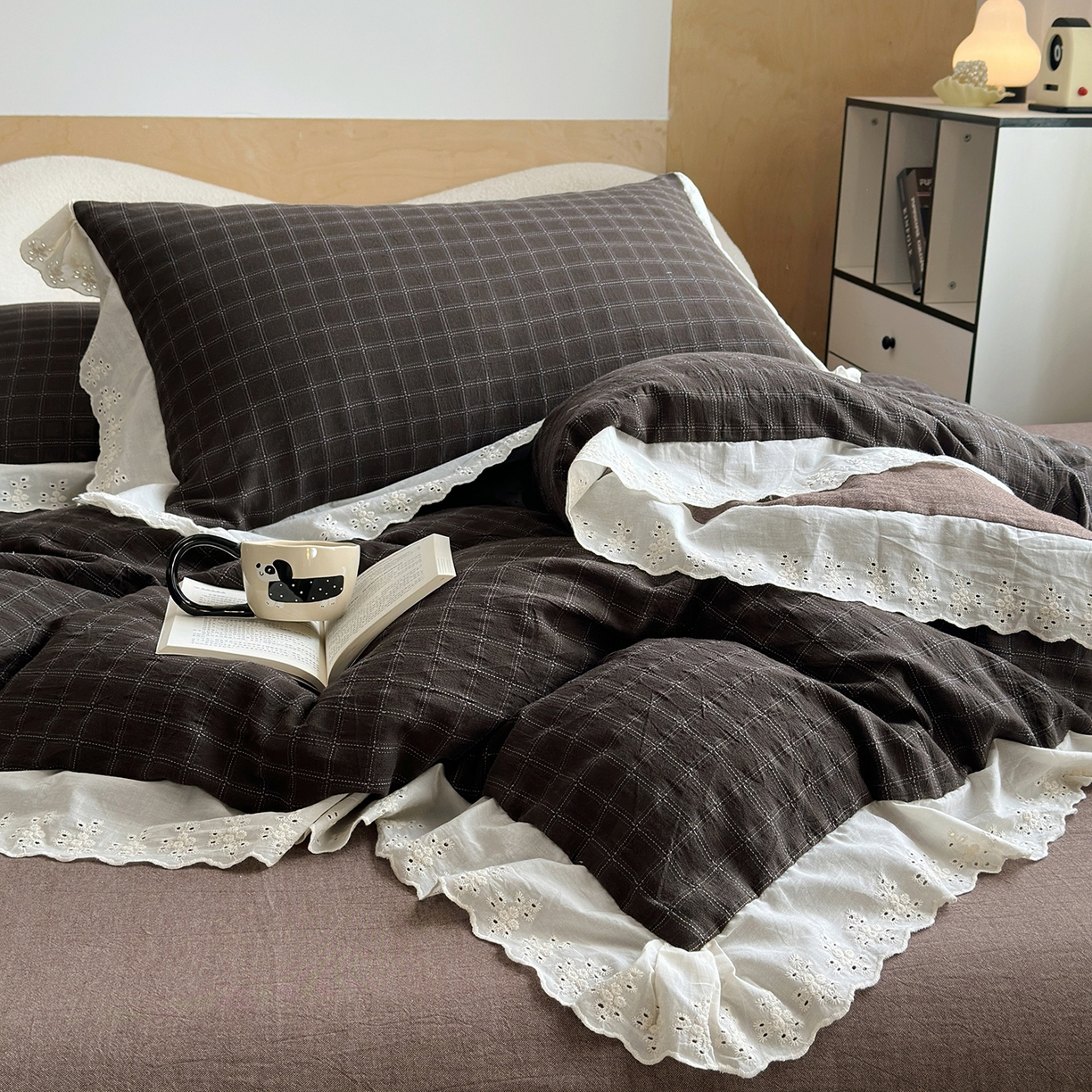 91家纺网 家纺一手货源 找家纺 水洗的故事（原有乐家） 2025新款全棉水洗色织提花大花边四件套 布朗妮-咖