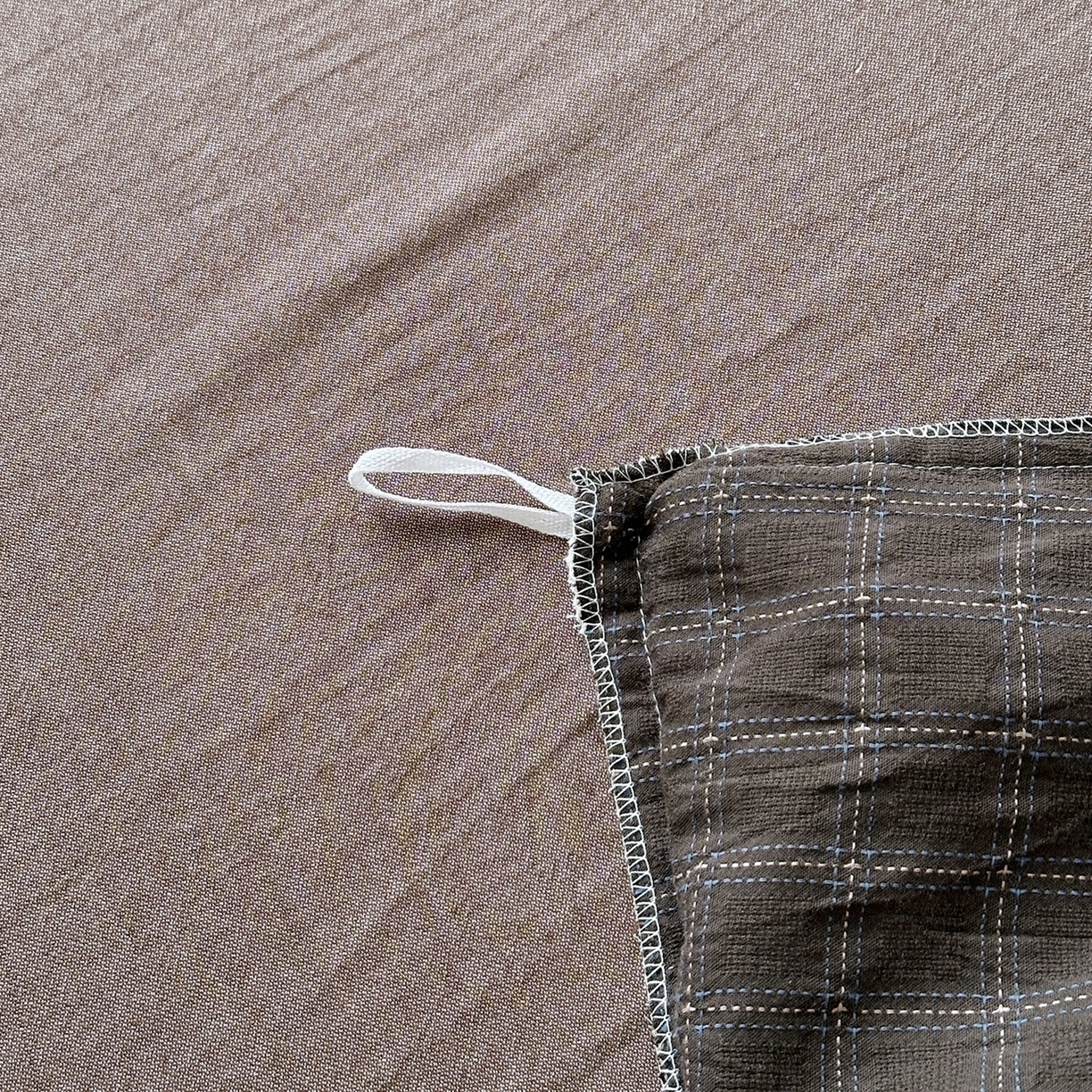 91家纺网 家纺一手货源 找家纺 水洗的故事（原有乐家） 2025新款全棉水洗色织提花大花边四件套 布朗妮-咖