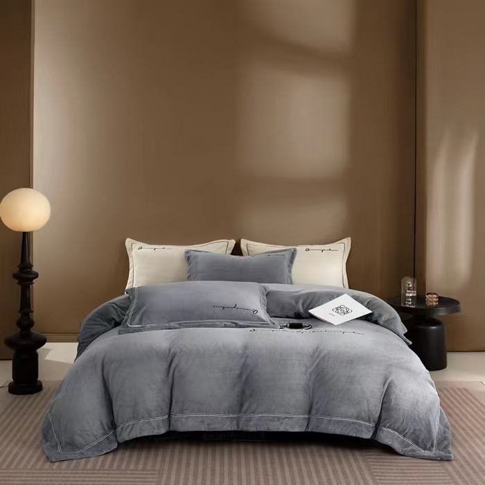 91家纺网 家纺一手货源 找家纺 （总）芯丝路枕业 2025新款蚕丝绒四件套-印记