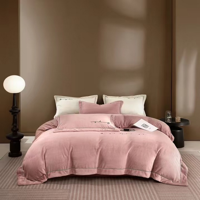 91家纺网 家纺一手货源 找家纺 （总）芯丝路枕业 2025新款蚕丝绒四件套-印记