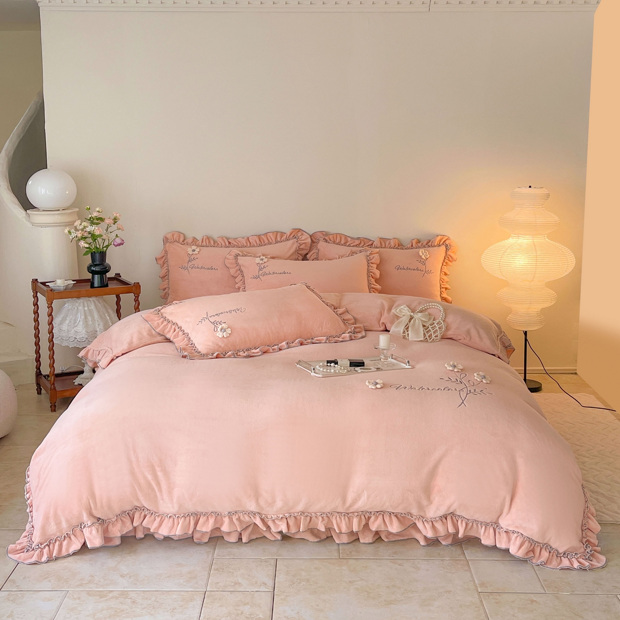 91家纺网 家纺一手货源 找家纺 （总）芯丝路枕业 2025新款公主立体花牛奶绒四件套-慢时光