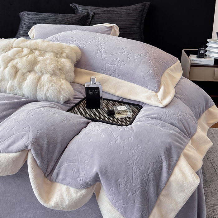 若未家居 LOVEWE HOUSE 2025新款250克高克重全消光雕花牛奶绒拼角工艺款四件套-桃林春晓  控价券后不低于298 紫