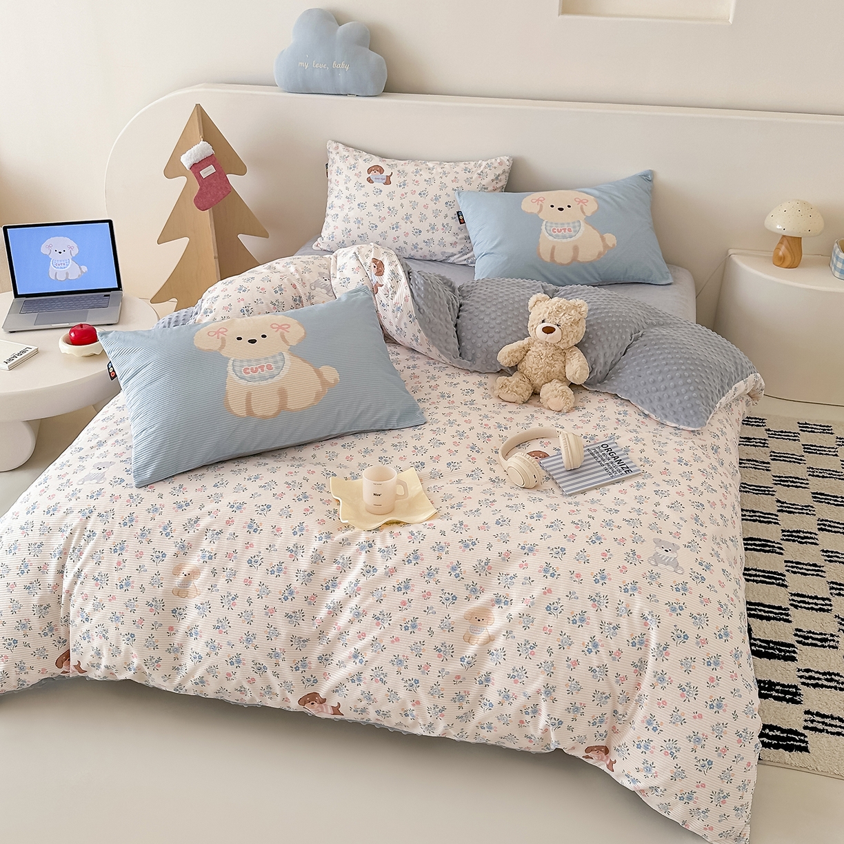 91家纺网 家纺一手货源 找家纺 RYB红黄兰 2025新款设计师原创灯芯绒+豆豆绒婴儿绒数码印花四件套 萌宠花园