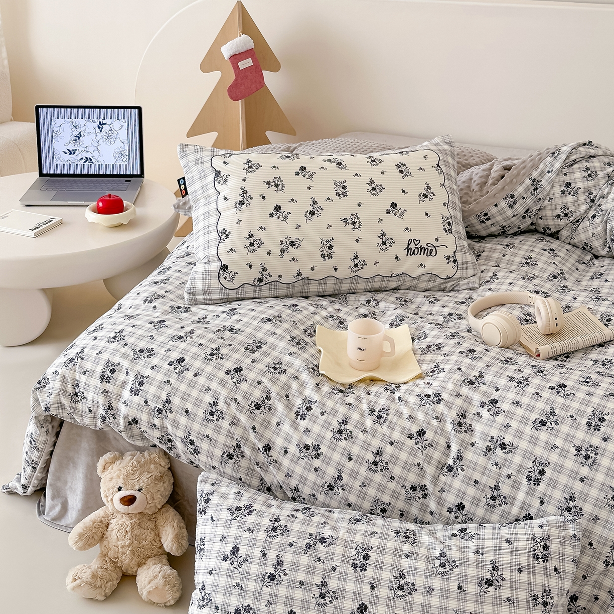 91家纺网 家纺一手货源 找家纺 RYB红黄兰 2025新款设计师原创灯芯绒+豆豆绒婴儿绒数码印花四件套 花拾光