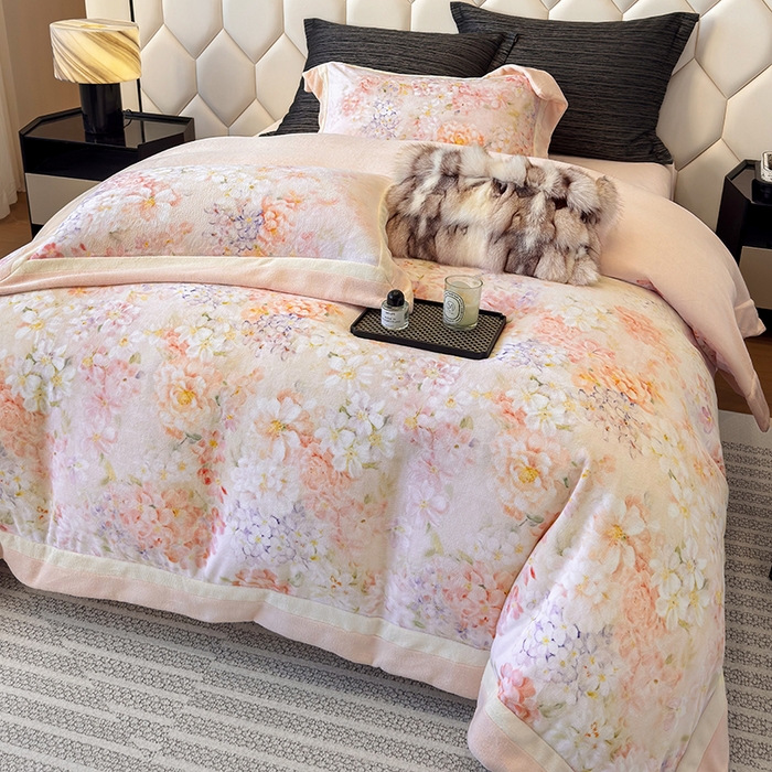 91家纺网 家纺一手货源 找家纺 若未家居 LOVEWE HOUSE 2025新款数码印花牛奶绒250克全消光数码印花牛奶绒双拼角套件-朝花夕拾 控价券后不低于298  簪花-粉