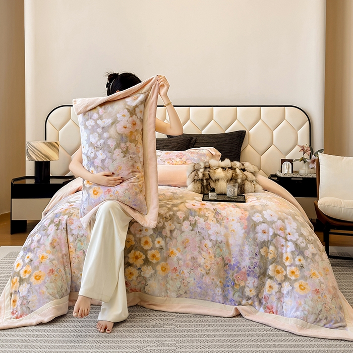 91家纺网 家纺一手货源 找家纺 若未家居 LOVEWE HOUSE 2025新款数码印花牛奶绒250克全消光数码印花牛奶绒双拼角套件-朝花夕拾 控价券后不低于298 一路繁花-粉