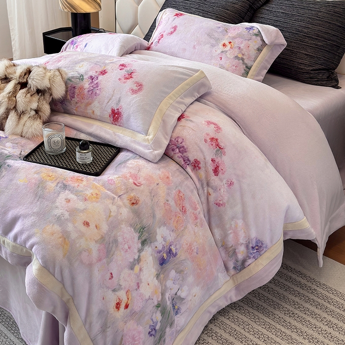 91家纺网 家纺一手货源 找家纺 若未家居 LOVEWE HOUSE 2025新款数码印花牛奶绒250克全消光数码印花牛奶绒双拼角套件-朝花夕拾 控价券后不低于298 朝花夕拾-紫