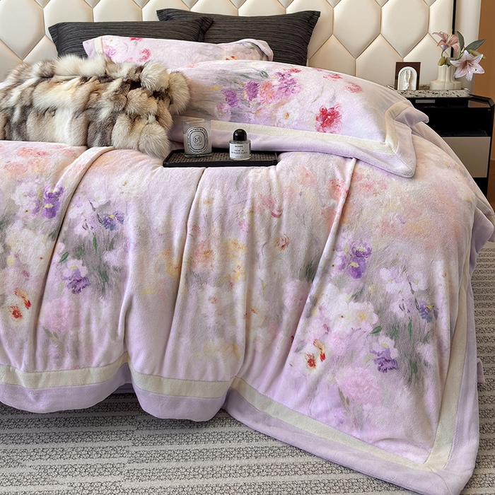 91家纺网 家纺一手货源 找家纺 若未家居 LOVEWE HOUSE 2025新款数码印花牛奶绒250克全消光数码印花牛奶绒双拼角套件-朝花夕拾 控价券后不低于298 朝花夕拾-紫