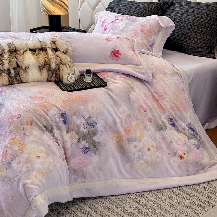 91家纺网 家纺一手货源 找家纺 若未家居 LOVEWE HOUSE 2025新款数码印花牛奶绒250克全消光数码印花牛奶绒双拼角套件-朝花夕拾 控价券后不低于298 朝花夕拾-紫