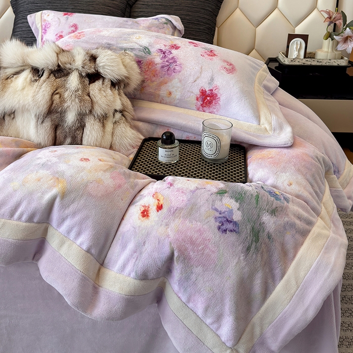 91家纺网 家纺一手货源 找家纺 若未家居 LOVEWE HOUSE 2025新款数码印花牛奶绒250克全消光数码印花牛奶绒双拼角套件-朝花夕拾 控价券后不低于298 朝花夕拾-紫