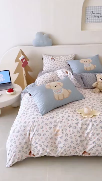 91家纺网 家纺一手货源 找家纺 RYB红黄兰 2025新款设计师原创灯芯绒+豆豆绒婴儿绒数码印花四件套 萌宠花园