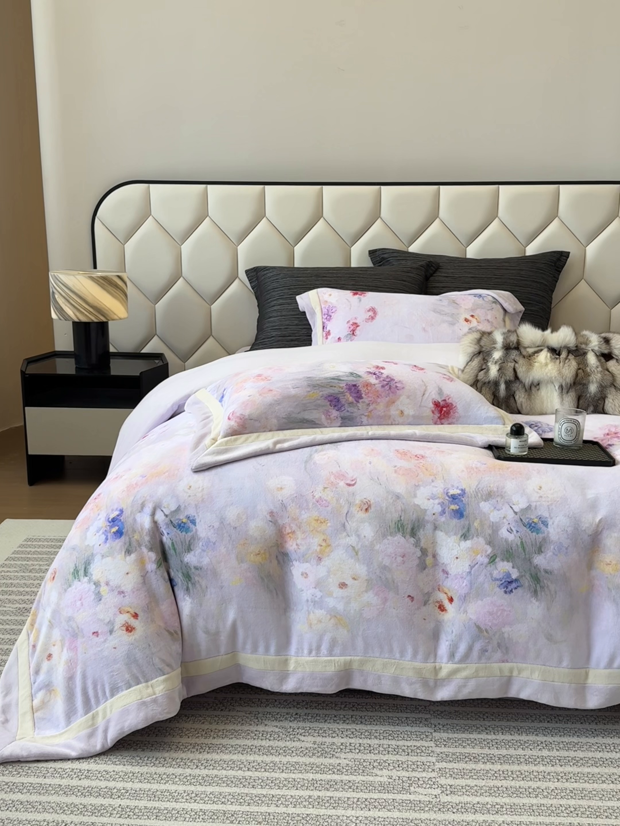 91家纺网 家纺一手货源 找家纺 若未家居 LOVEWE HOUSE 2025新款数码印花牛奶绒250克全消光数码印花牛奶绒双拼角套件-朝花夕拾 控价券后不低于298 朝花夕拾-紫