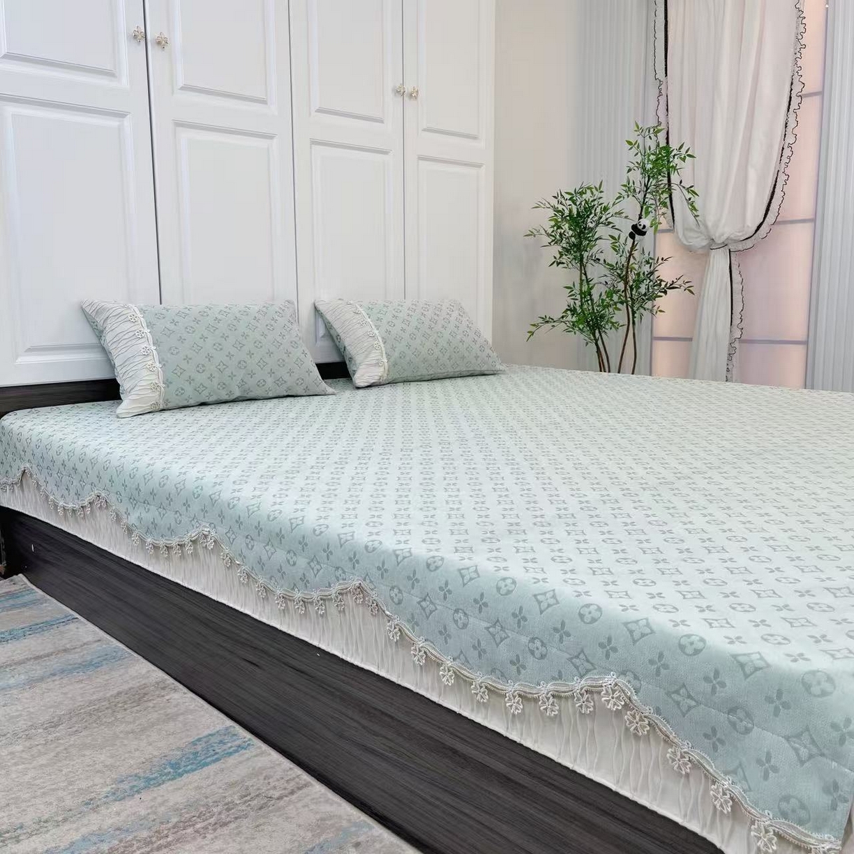 91家纺网 家纺一手货源 找家纺 （总）峻杨 2025新款雪尼尔榻榻米床盖柔软亲肤防滑耐磨可机洗可定制尺寸工厂直发雅韵