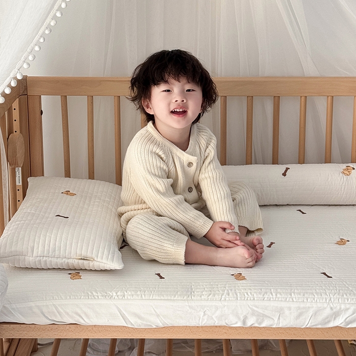 91家纺网 家纺一手货源 找家纺 荷马之梦 2025新款A类纯棉水洗棉大豆纤维夹棉绗缝儿童床笠-淳真系列 淳真-小骨头