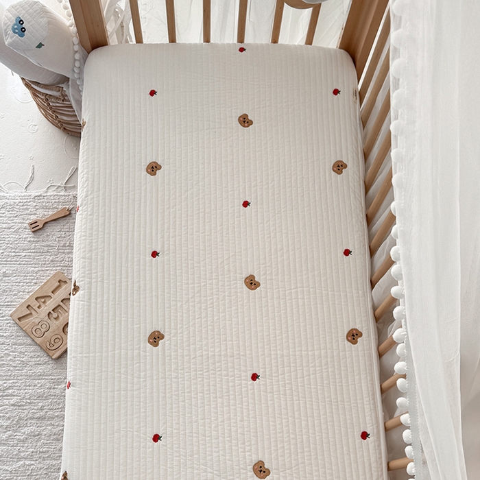 91家纺网 家纺一手货源 找家纺 荷马之梦 2025新款A类纯棉水洗棉大豆纤维夹棉绗缝儿童床笠-淳真系列 淳真-小苹果