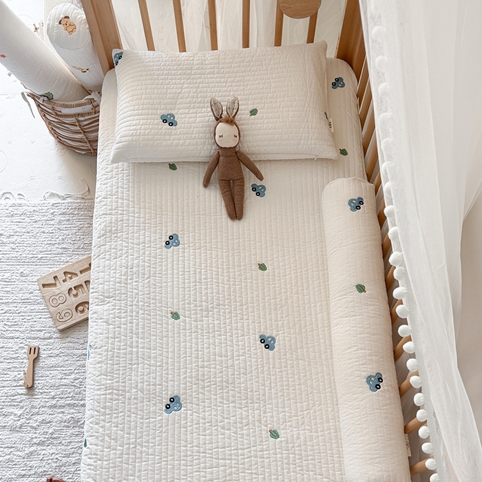 91家纺网 家纺一手货源 找家纺 荷马之梦 2025新款A类纯棉水洗棉大豆纤维夹棉绗缝儿童床笠-淳真系列 淳真-蓝小车