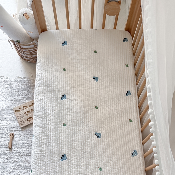 91家纺网 家纺一手货源 找家纺 荷马之梦 2025新款A类纯棉水洗棉大豆纤维夹棉绗缝儿童床笠-淳真系列 淳真-蓝小车