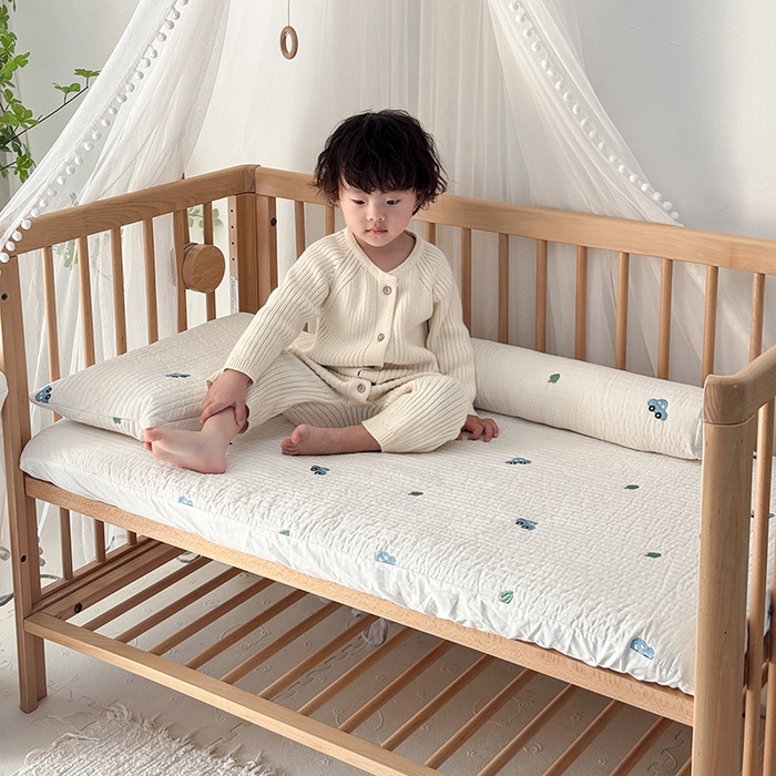 91家纺网 家纺一手货源 找家纺 荷马之梦 2025新款A类纯棉水洗棉大豆纤维夹棉绗缝儿童床笠-淳真系列 淳真-蓝小车