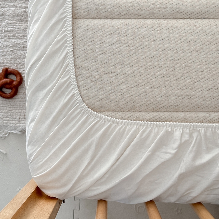 91家纺网 家纺一手货源 找家纺 荷马之梦 2025新款A类纯棉水洗棉大豆纤维夹棉绗缝儿童床笠-淳真系列 淳真-小苹果