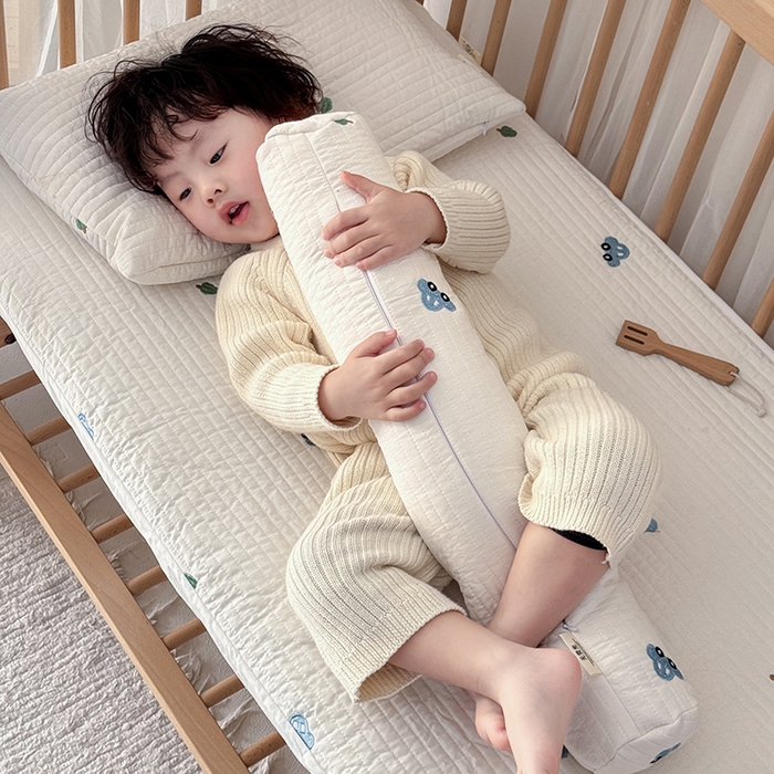 91家纺网 家纺一手货源 找家纺 荷马之梦 2025新款A类纯棉水洗棉大豆纤维夹棉绗缝儿童床笠-淳真系列 淳真-蓝小车