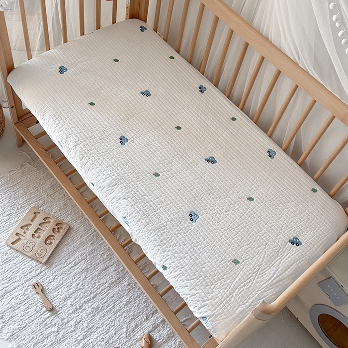 91家纺网 家纺一手货源 找家纺 荷马之梦 2025新款A类纯棉水洗棉大豆纤维夹棉绗缝儿童床笠-淳真系列 淳真-蓝小车