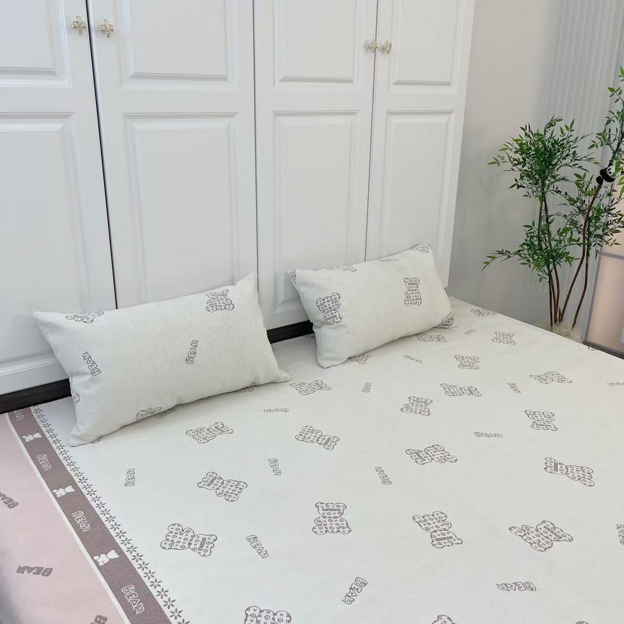 91家纺网 家纺一手货源 找家纺 （总）峻杨 2025新款雪尼尔榻榻米床盖柔软亲肤防滑耐磨可机洗可定制尺寸工厂直发-泰迪熊