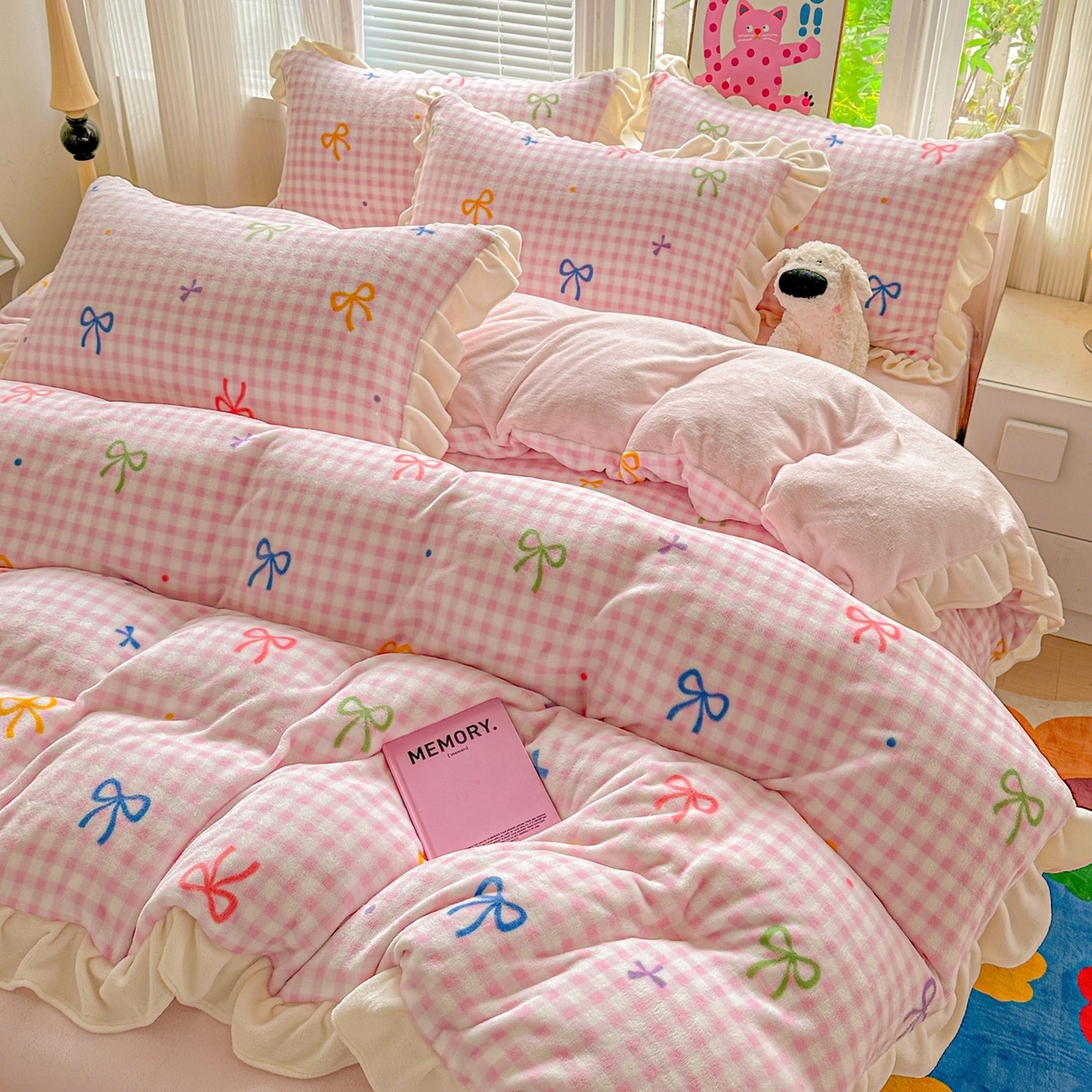 91家纺网 家纺一手货源 找家纺 （总）N先生+V 13814689556 发大图/买家秀 2025新款韩式博主风花边款ins卡通牛奶绒四件套