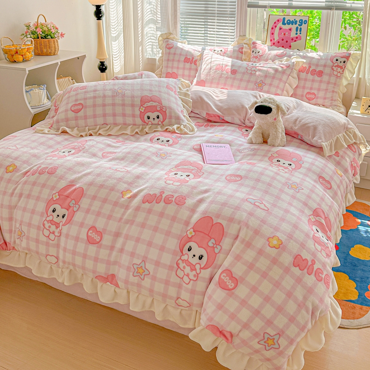 91家纺网 家纺一手货源 找家纺 N先生+V 13814689556 发大图/买家秀 2025新款韩式博主风花边款ins卡通牛奶绒四件套 爱心美蒂