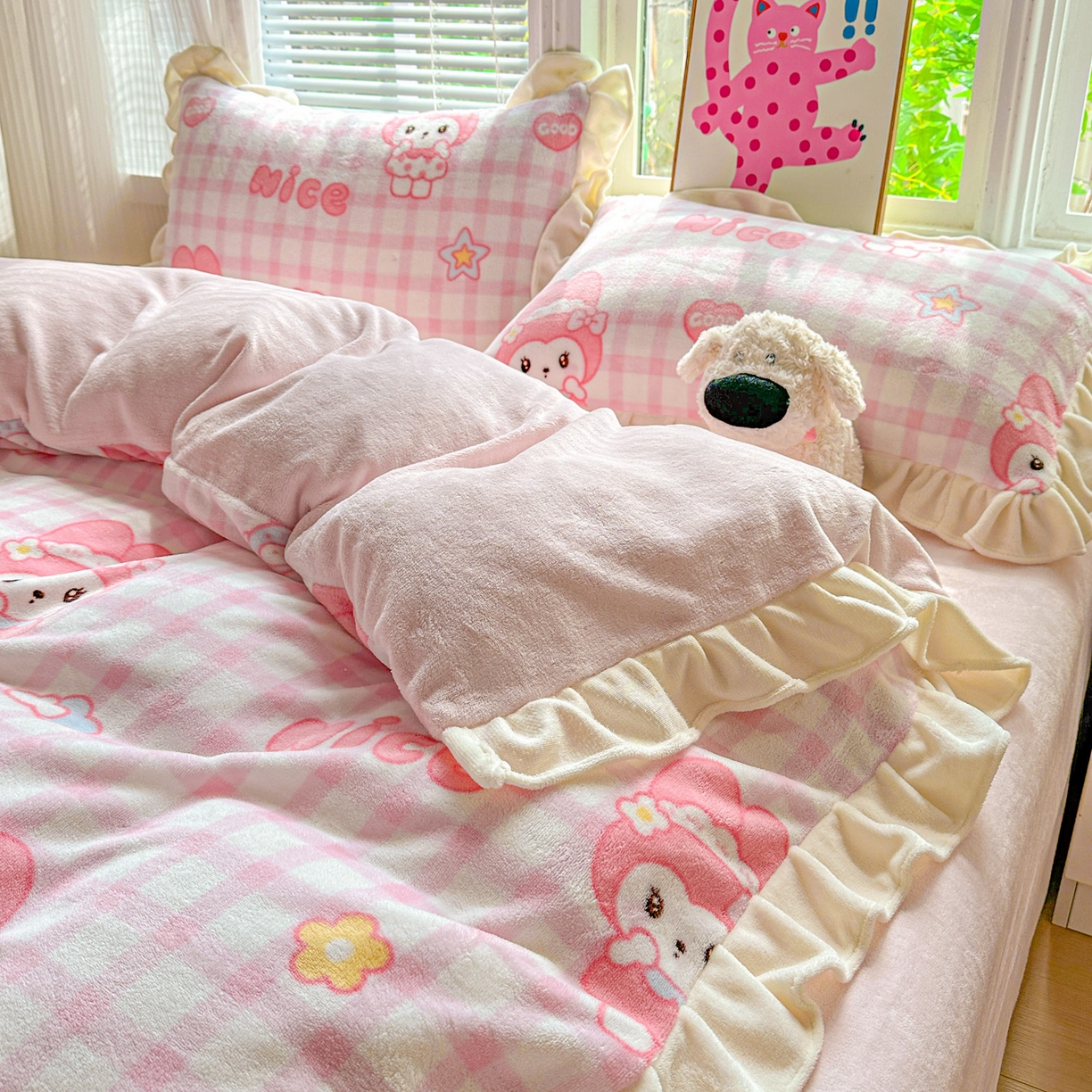 91家纺网 家纺一手货源 找家纺 N先生+V 13814689556 发大图/买家秀 2025新款韩式博主风花边款ins卡通牛奶绒四件套 爱心美蒂