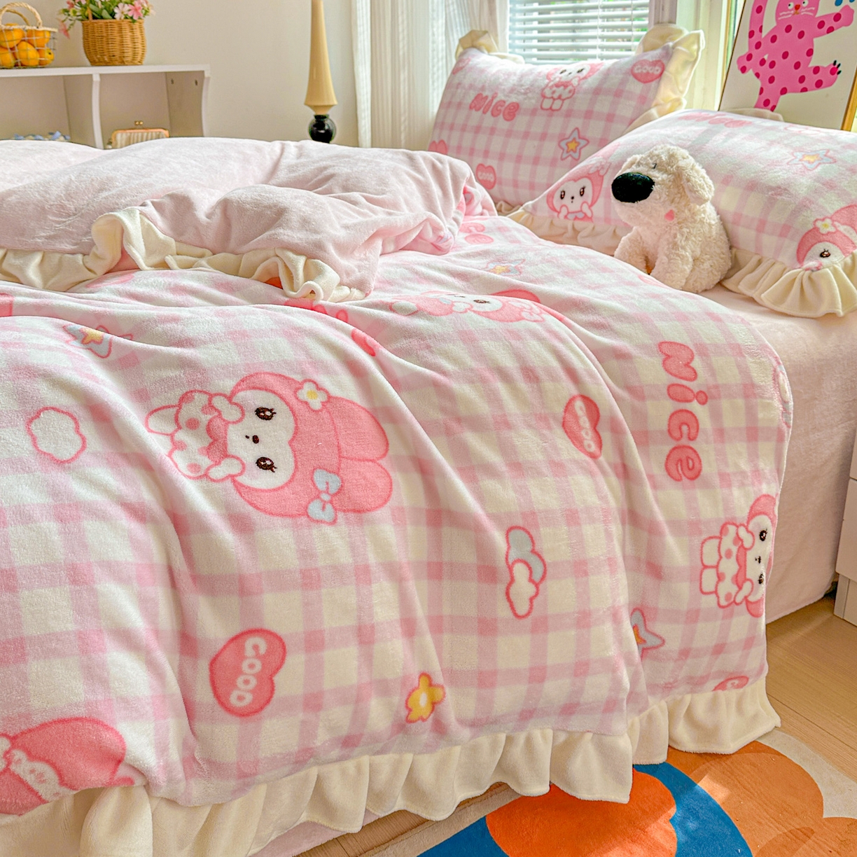 91家纺网 家纺一手货源 找家纺 N先生+V 13814689556 发大图/买家秀 2025新款韩式博主风花边款ins卡通牛奶绒四件套 爱心美蒂