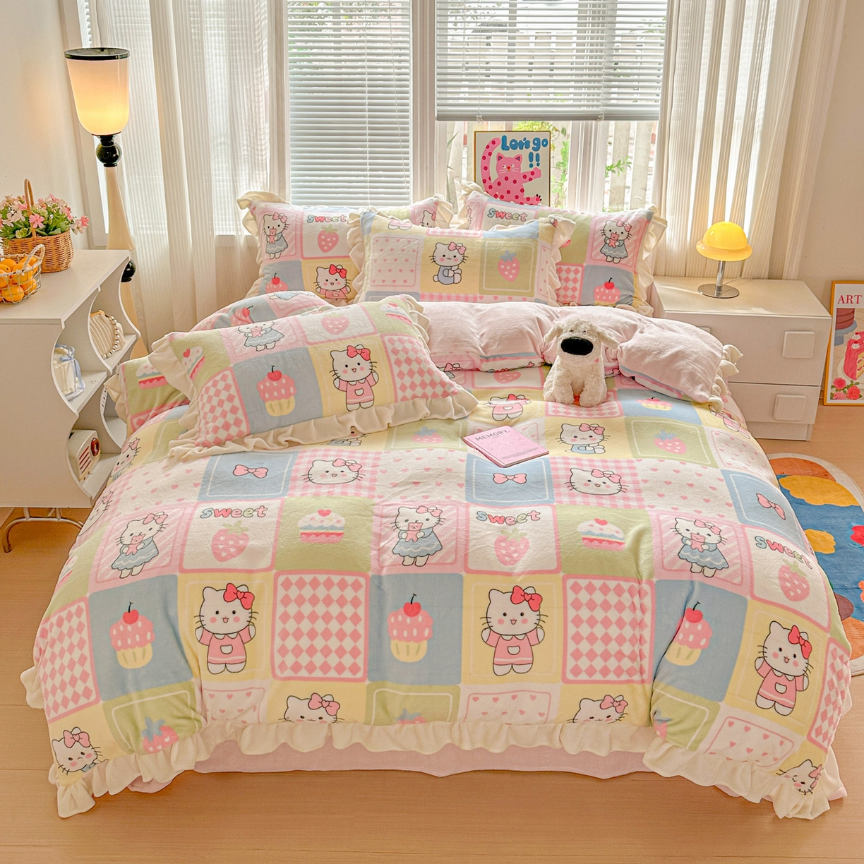 91家纺网 家纺一手货源 找家纺 N先生+V 13814689556 发大图/买家秀 2025新款韩式博主风花边款ins卡通牛奶绒四件套 欢乐猫咪