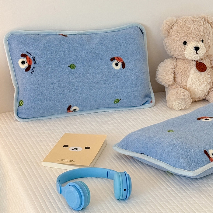 91家纺网 家纺一手货源 找家纺 嗨生活 2025新款雪梨绒枕套枕芯儿童枕套枕芯幼儿园枕套枕芯 俏皮小狗