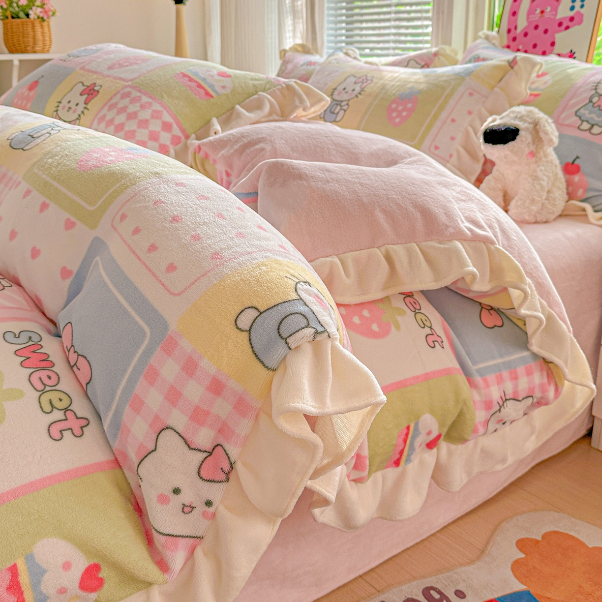 91家纺网 家纺一手货源 找家纺 N先生+V 13814689556 发大图/买家秀 2025新款韩式博主风花边款ins卡通牛奶绒四件套 欢乐猫咪