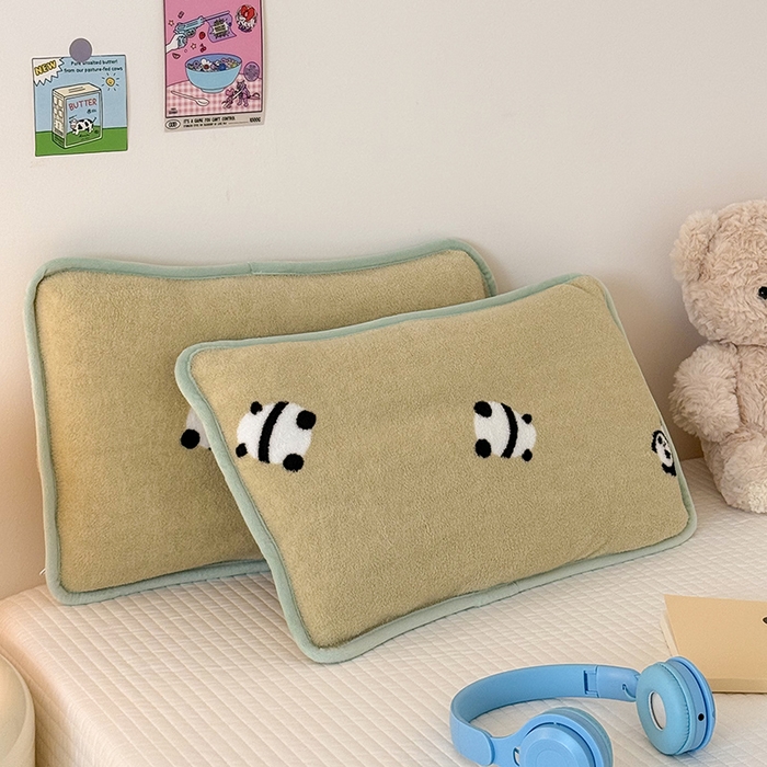 91家纺网 家纺一手货源 找家纺 嗨生活 2025新款雪梨绒枕套枕芯儿童枕套枕芯幼儿园枕套枕芯 可爱熊猫