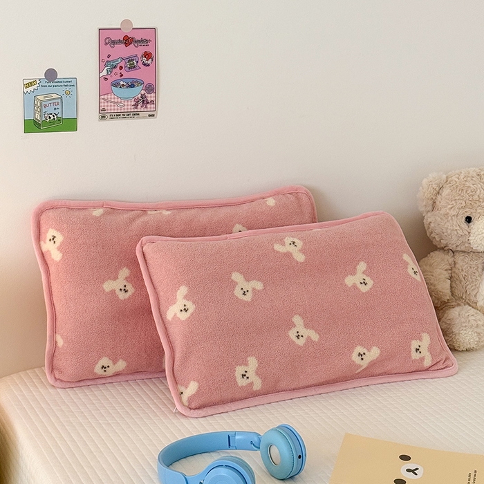 91家纺网 家纺一手货源 找家纺 嗨生活 2025新款雪梨绒枕套枕芯儿童枕套枕芯幼儿园枕套枕芯 兔兔乐园