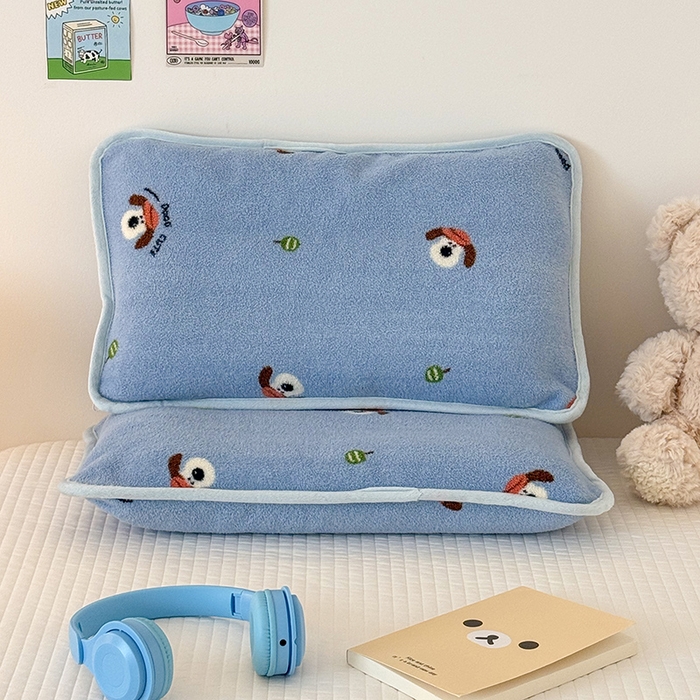 91家纺网 家纺一手货源 找家纺 嗨生活 2025新款雪梨绒枕套枕芯儿童枕套枕芯幼儿园枕套枕芯 俏皮小狗