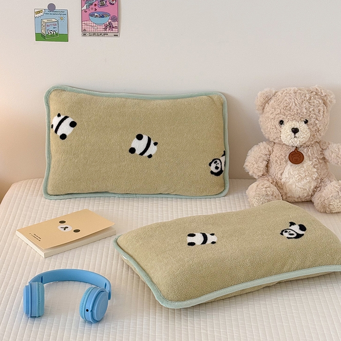 91家纺网 家纺一手货源 找家纺 嗨生活 2025新款雪梨绒枕套枕芯儿童枕套枕芯幼儿园枕套枕芯 可爱熊猫