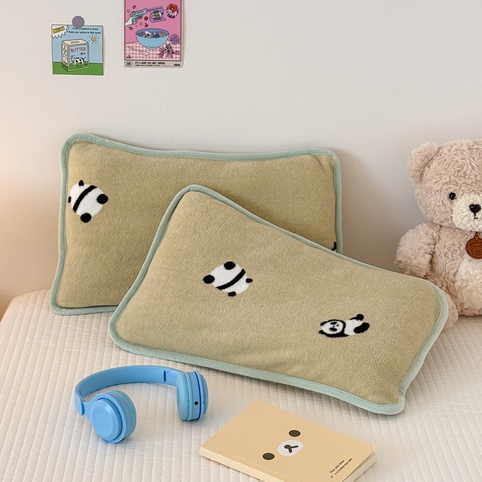 91家纺网 家纺一手货源 找家纺 嗨生活 2025新款雪梨绒枕套枕芯儿童枕套枕芯幼儿园枕套枕芯 可爱熊猫